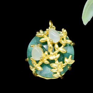 Emerald Pendant,Leaf Designer Pendant Charm,Circle Pendant,Rainbow Pendant Jewelry,Handmade Craft,Prong Set Pendant,Multi Stone Pendant,Gift