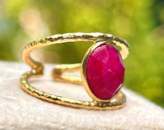 Rubin Ring Oval Ring/Handgefertigter Ring/Vergoldeter Ring/Rubin Oval Edelstein Ring/18K vergoldeter Messing Ring/Rubin Schmuck/Geburtsstein Schmuck/R 001