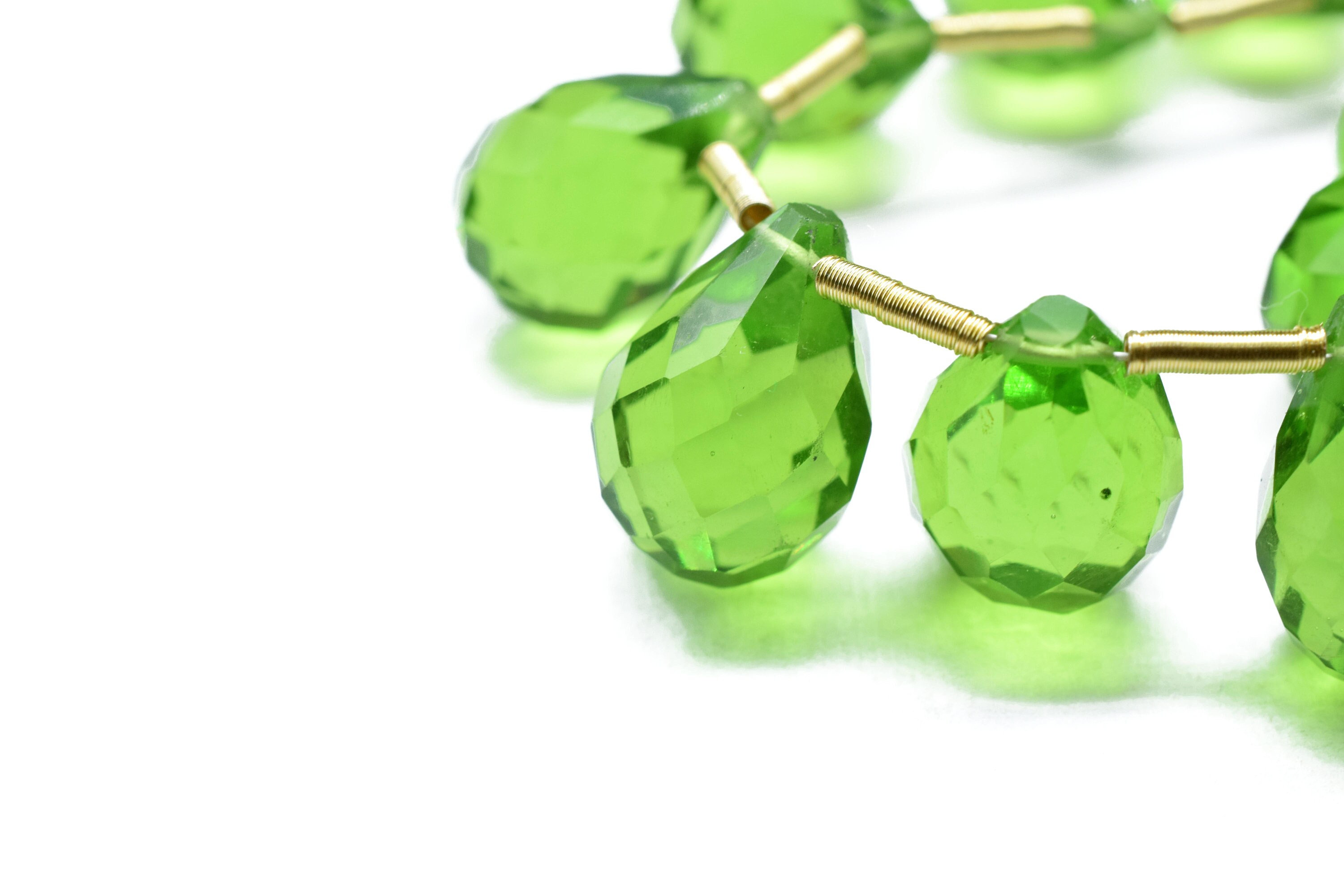 Cristal péridot olivine vert luxuriant du Pakistan - 35 carats Cristal péridot olivine vert luxuriant du Pakistan - 35 carats