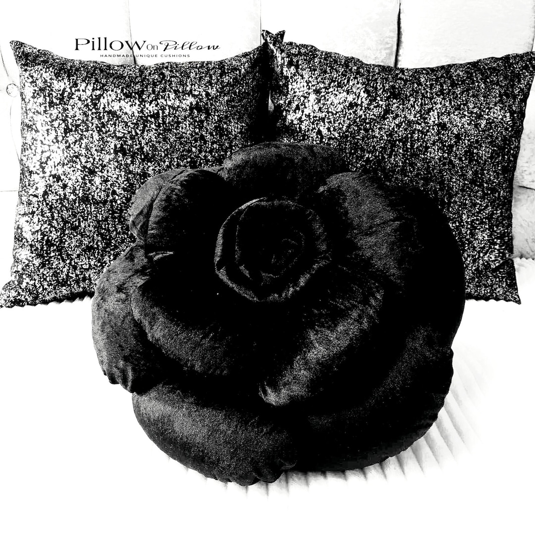 LARGE SQUARE CUSHION SISTERHOOD OF THE ROSE