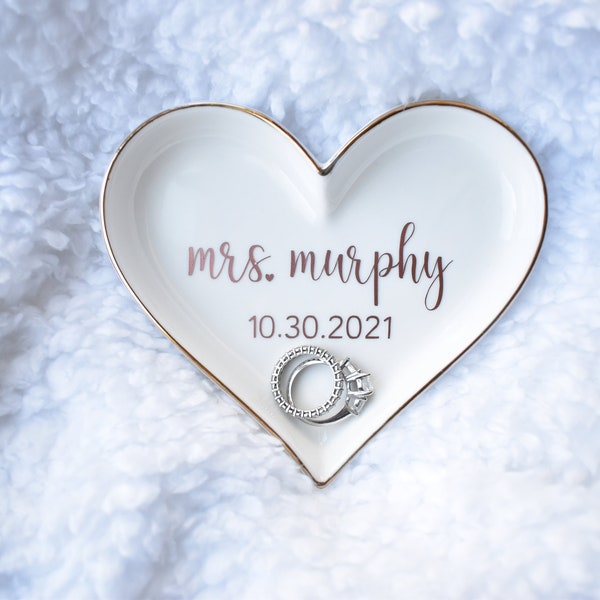 Personalized Mrs Heart Ring Dish, Heart, Round, Square Engagement, Bridal Shower, Wedding, Anniversary Gift, Present for Bride to Be