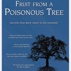 Puede incluir: Portada de libro con fondo azul y texto blanco. El título es "FRUIT FROM A POISONOUS TREE" con el nombre del autor en la parte superior. Una silueta de árbol negro en la parte inferior.