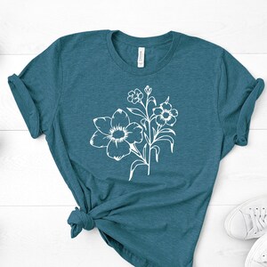 Wild bloemen shirt, bloemen T-shirt, bloemen shirt, bloemen shirt, botanische shirt, natuur shirt, plant shirt, natuur minnaar cadeau, vrouwen shirt