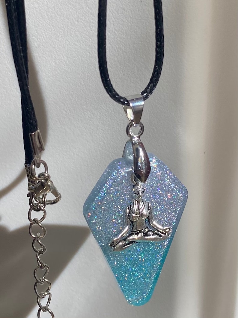 Pink Heart Pendant in resin Buddha Symbole of Hinduism