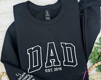 Personalized Dad Sweatshirt, Embroidered Dad Crewneck with Kids Name on Sleeve, New Dad Gift, Father’s Day Gift