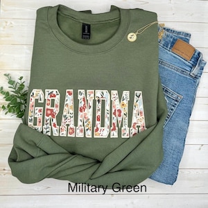 Custom Embroidered Grandma Sweatshirt, Personalized Floral Crewneck, Gift for Grandma, Mother's Day Gift, Cozy Grandma Sweatshirt