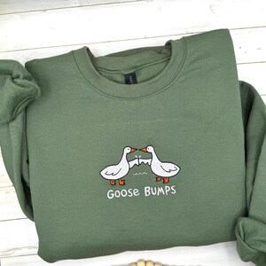 Goose Bumps Sweatshirt, Embroidered Goose Bumps Crewneck, Funny Silly Goose Sweatshirt, Trendy Unisex Goose Bumps Sweatshirt, Birthday Gift zdjęcie 4