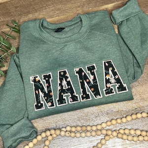 Embroidered Nana Sweatshirt, Custom Embroidered Sweatshirt, Floral Sweatshirt, Personalized Gigi Sweatshirt, Gift for Grandma