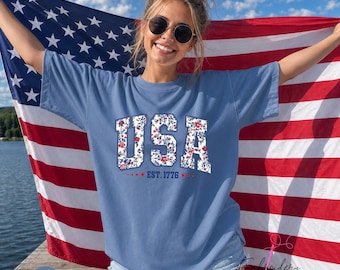 Floral USA Shirt, Comfort Colors Patriotic Tee, Retro America Shirt, Coquette 4th of July Shirt, Girly USA Graphic Tee
