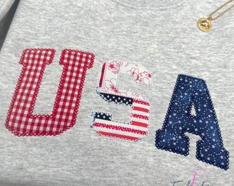 Embroidered USA Floral Appliqué Sweatshirt, Personalized USA Crewneck, Cute 4th of July Sweatshirt, Patriotic Independence Day Top