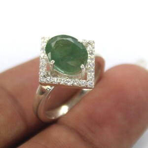 Dazzling Green Emerald-Designer Silver Ring/Oval Faceted Gemstone-Diamond Ring/Personalized Classic Solitaire Ring/May Birthstone