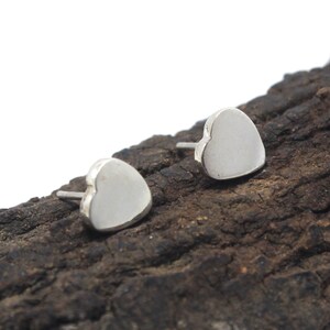 Handmade Minimalist Silver Earring, Studs Earrings,  Heart Shape Earrings, Dainty Unisex Earring, Bridal Jewelry, Gift For Jewelry COM511