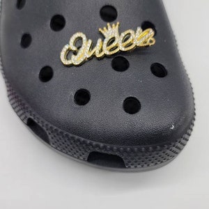 Queen shoe charm    K