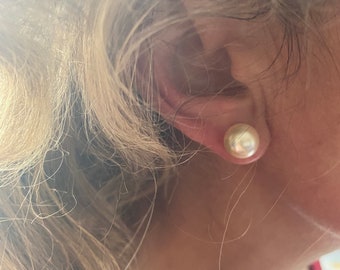 Boucles d’oreilles en plaqué or- boule blanche-