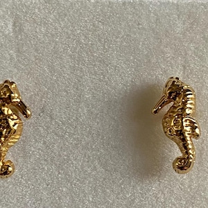 Gold plated earrings - seahorse -