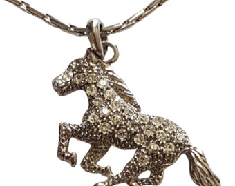 Pendentif cheval avec chaine