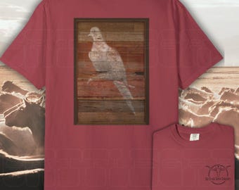 Camisa Lonesome Dove con el logotipo de Creek Cattle Company en el pecho delantero y Barnwood Dove en la espalda, ideal como regalo de Navidad o cumpleaños para un fanático de las películas Western Cowboy.