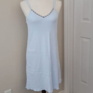 Mycket sällsynt vintage Cherokee Brand Icy Blue stickad chemise med spetskant från 1990-talet bild 1