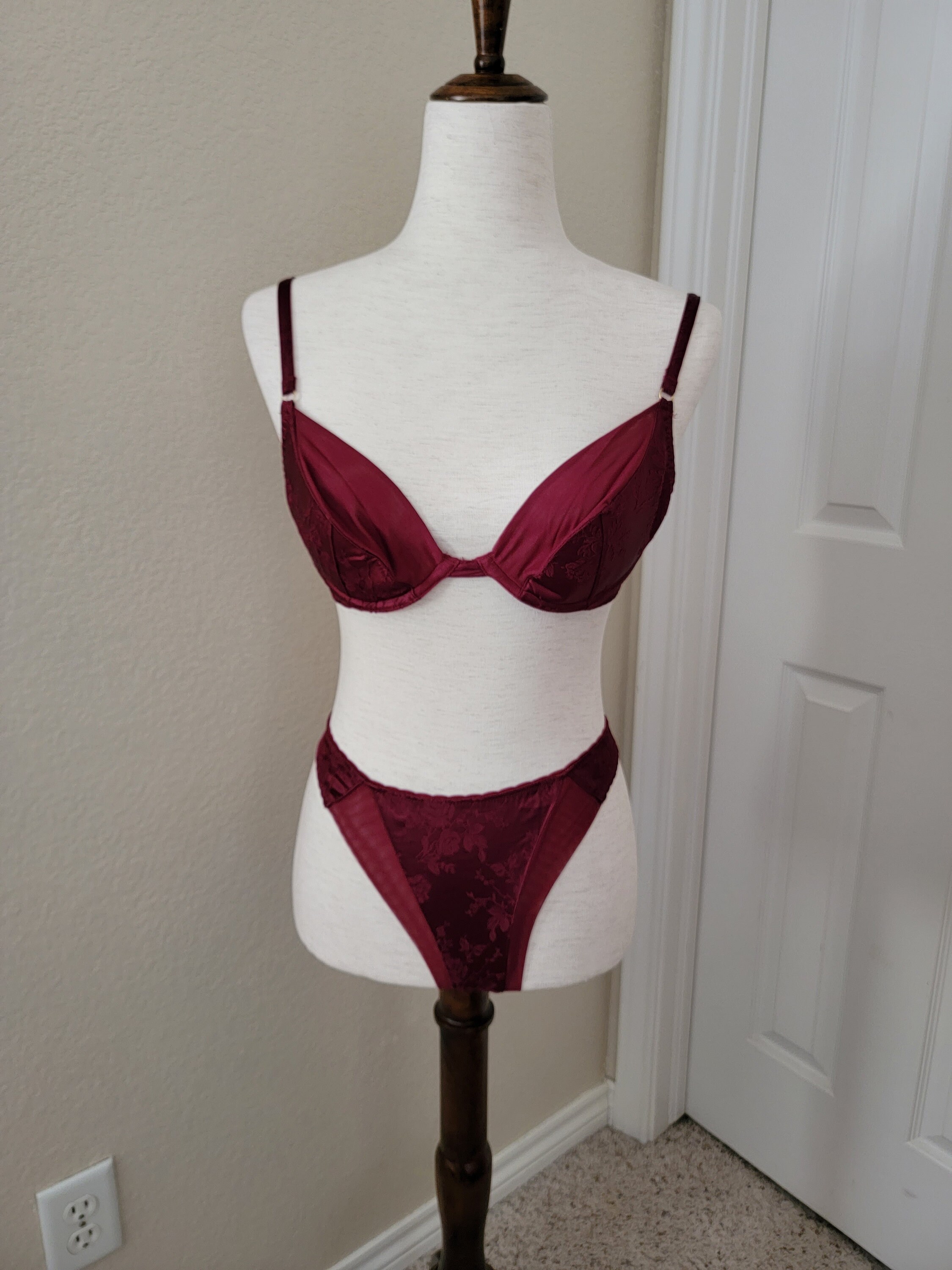 Very Rare Vintage Victoria's Secret Early 90s Deep Ruby Red Jacquard