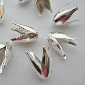 20 Silver Bead Caps Flower Petal 12mm  1/2in Metal Bead Ends for DIY Jewellery Making Bead Findings