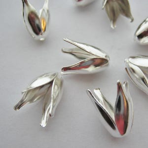 20 Silver Bead Caps Flower Petal 12mm  1/2in Metal Bead Ends for DIY Jewellery Making Bead Findings