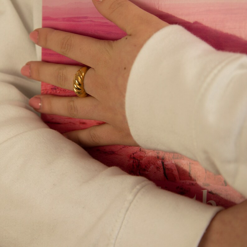 18ct Gold Croissant Style Ring