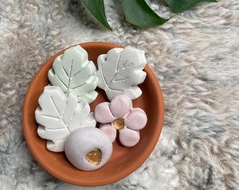 Clay Essential Oil Diffuser Stones: Handmade Flower & Leaf Aromatherapy
