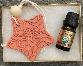 Adorno navideño de terracota: difusor de aceites esenciales para coche