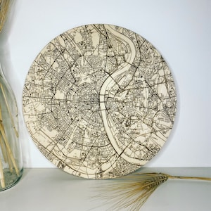 Individueller gravierter Stadtplan - 20 cm Durchmesser -  das perfekte Geschenk aus Holz für jeden Anlass
