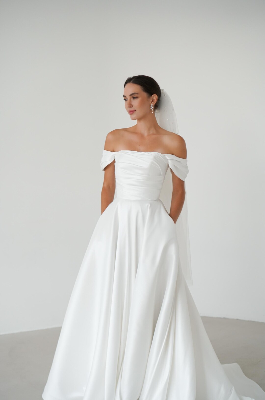 Minimalist Mikado Wedding Dress Nora : Corset, Leg Slit, Pockets - Etsy