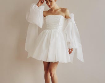 Kurzes Brautkleid: Organza Mini mit Puffärmeln