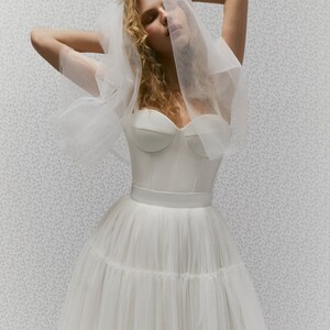 Nori Minimalist tulle veil with a high tender bow image 2