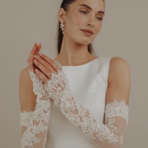 Lace Bridal Gloves Clara: Beaded Wedding Sleeves, Vintage Style