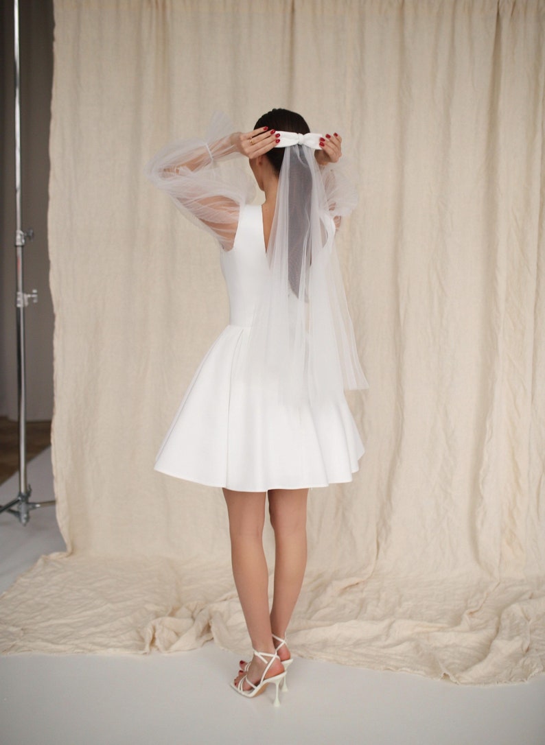 Nori Minimalist tulle veil with a high tender bow image 5