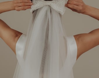 Lange tule bruidssluier met gestippelde strik, Janet Veil