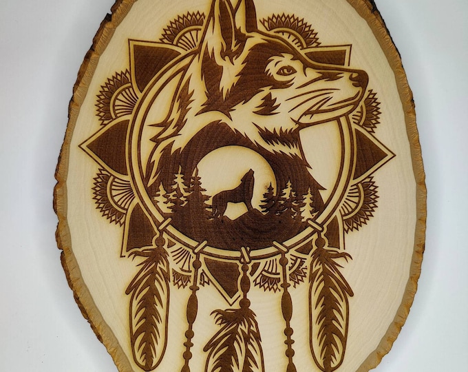Wall art/ Wolf dreamcatcher/ home decor/ native/ natural wood/ tree slice/ native american heritage/ indigenous culture