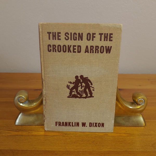 Vintage Hardy Boys Mystery Stories The Sign of the Crooked Arrow #28, Franklin W. Dixon, 1949, Grosset and Dunlap, brown beige hardcover