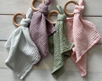 Teether Lovey | Muslin Comfort Blanket with Natural Teething Ring