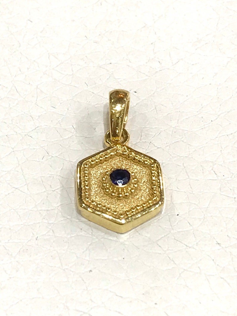 Byzantine Greek pendant in solid gold 14 karat with real sapphire