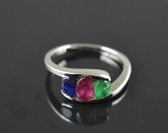 Anillo de plata esterlina con rubí, zafiro y esmeralda naturales