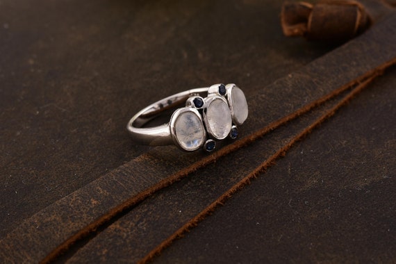 Genuine moonstone ring deals