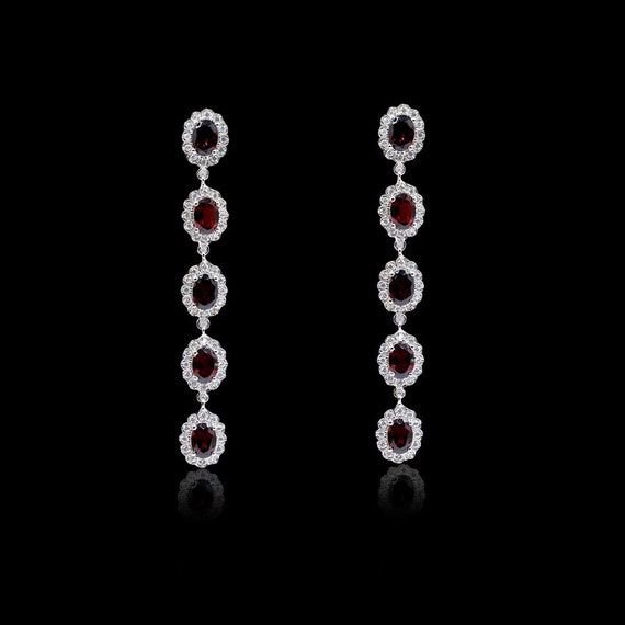 ガーネット ダングラー イヤリング：スターリングシルバー、ホワイト