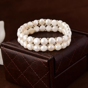 Natural Freshwater Pearl Bracelet: Sterling Silver Adjustable Beaded Design