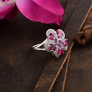 Gebloemde ring met robijn en diamant - Sterlingzilveren statement ring bloem