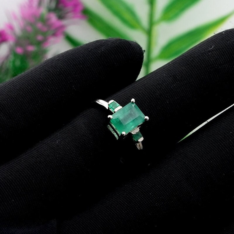 もも様取置ザンビア産 天然エメラルド ラボ ダイヤモンド リング シルバー指輪 ザンビア産 天然エメラルド ラボ ダイヤモンド リング シルバー指輪