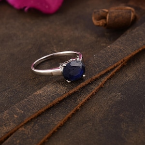 Natürlicher Blauer Saphir Solitaire Ring