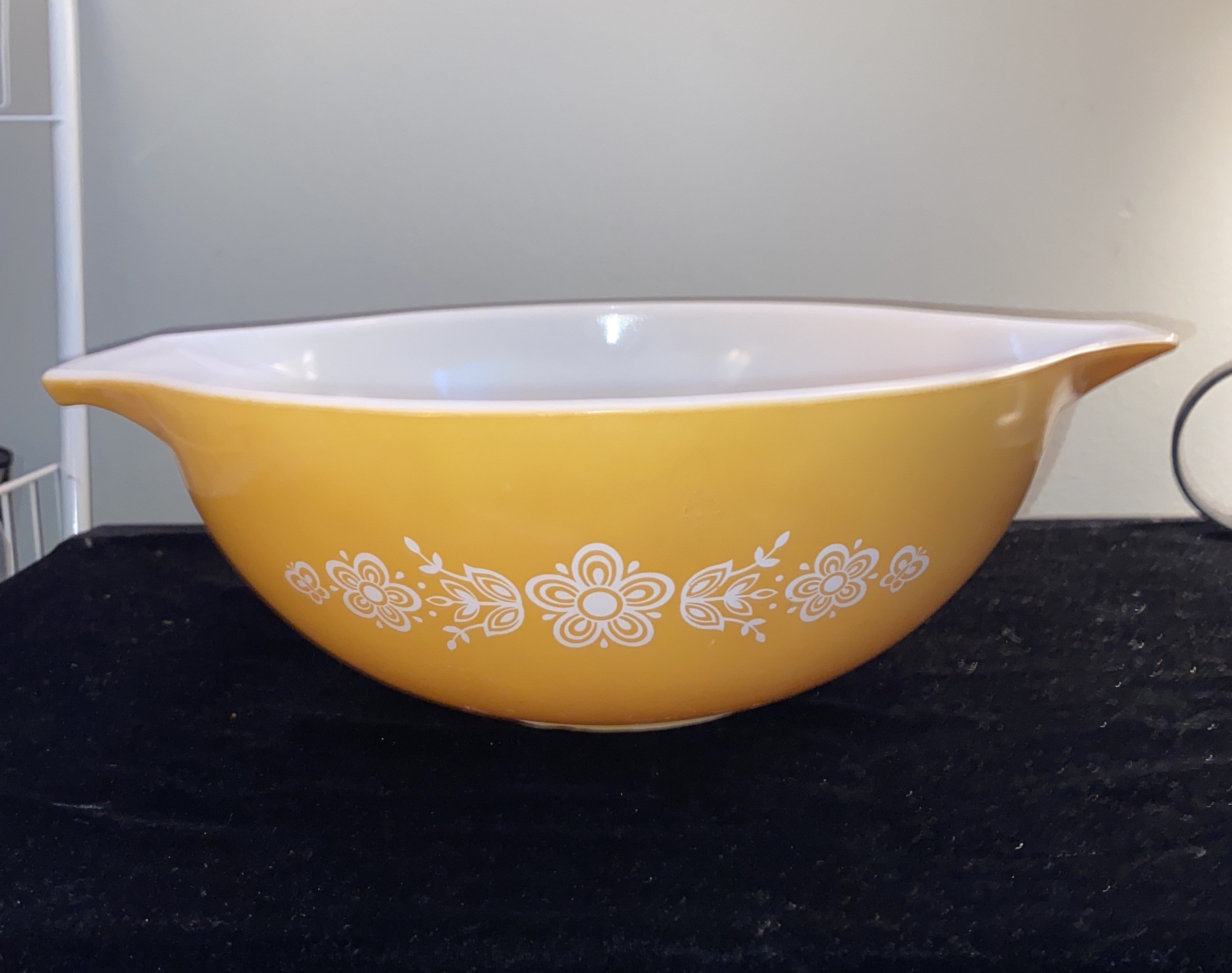 Vintage Pyrex Butterfly Gold Cinderella Bowl Large Etsy