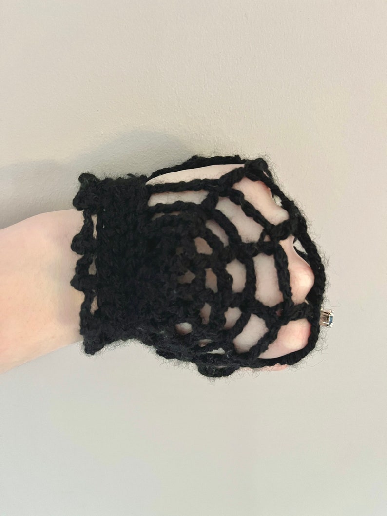 Gothic lace crochet fingerless gloves Witch Goth clothing gift aesthetic Victorian halloween spiderweb gifts accessories Grunge Fashion zdjęcie 2