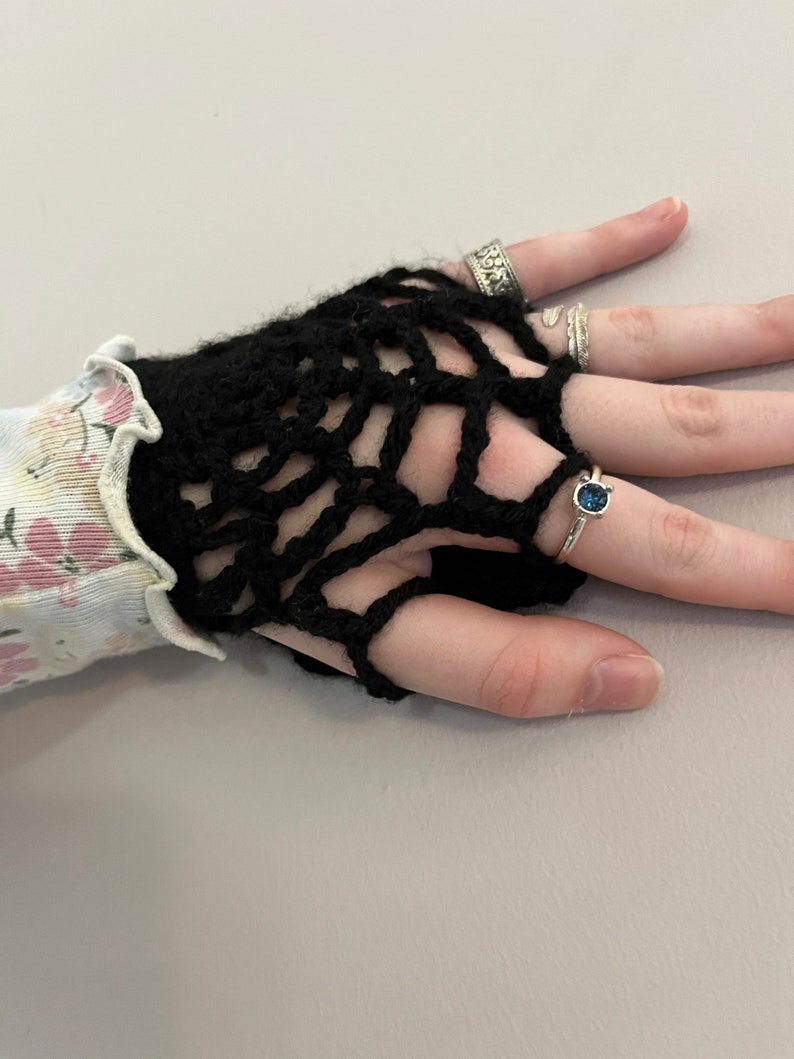 Gothic lace crochet fingerless gloves Witch Goth clothing gift aesthetic Victorian halloween spiderweb gifts accessories Grunge Fashion zdjęcie 1