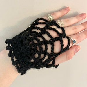 Gothic lace crochet fingerless gloves Witch Goth clothing gift aesthetic Victorian halloween spiderweb gifts accessories Grunge Fashion zdjęcie 7